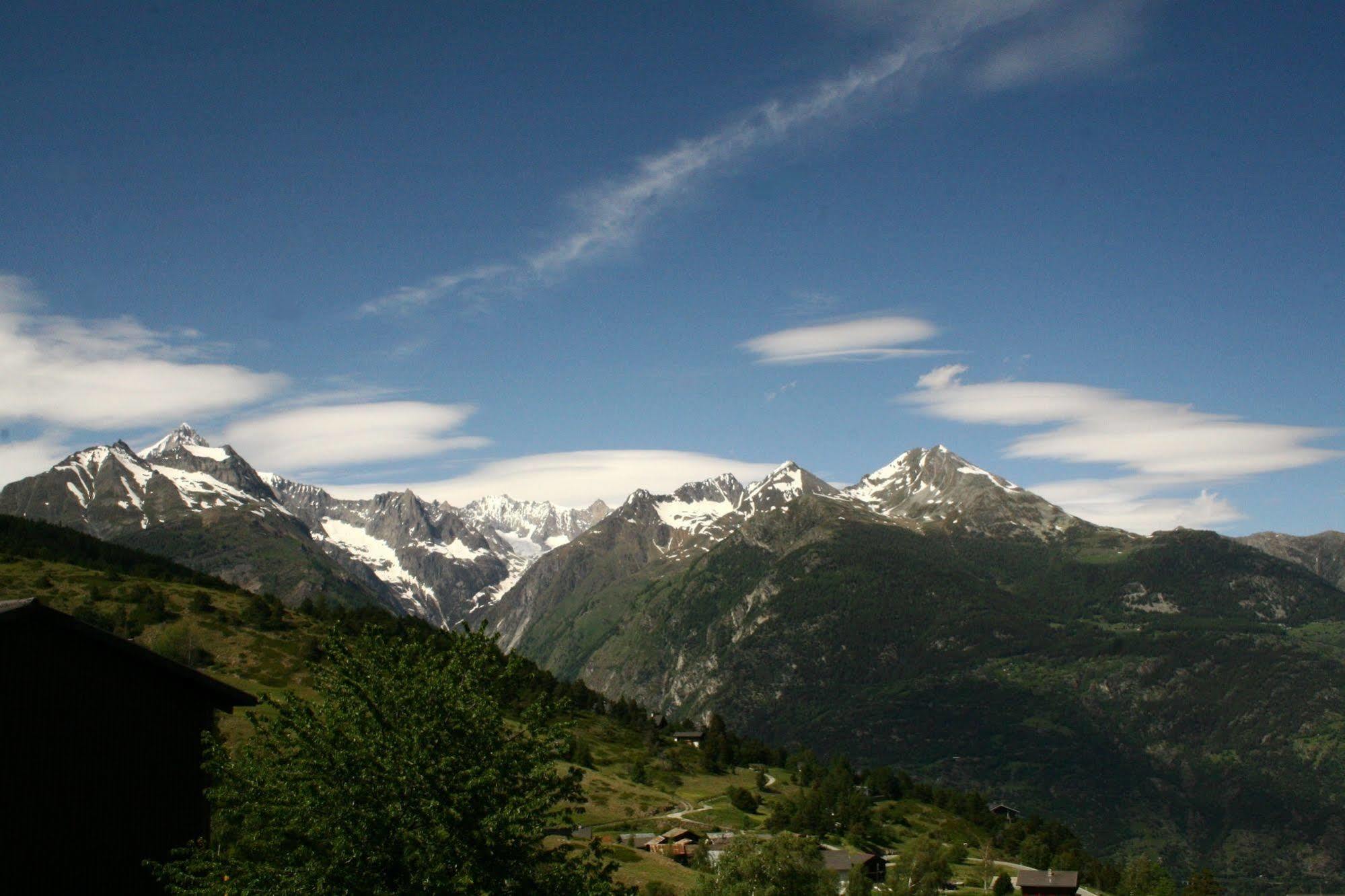 Hotel Alpenblick Zeneggen Exterior foto