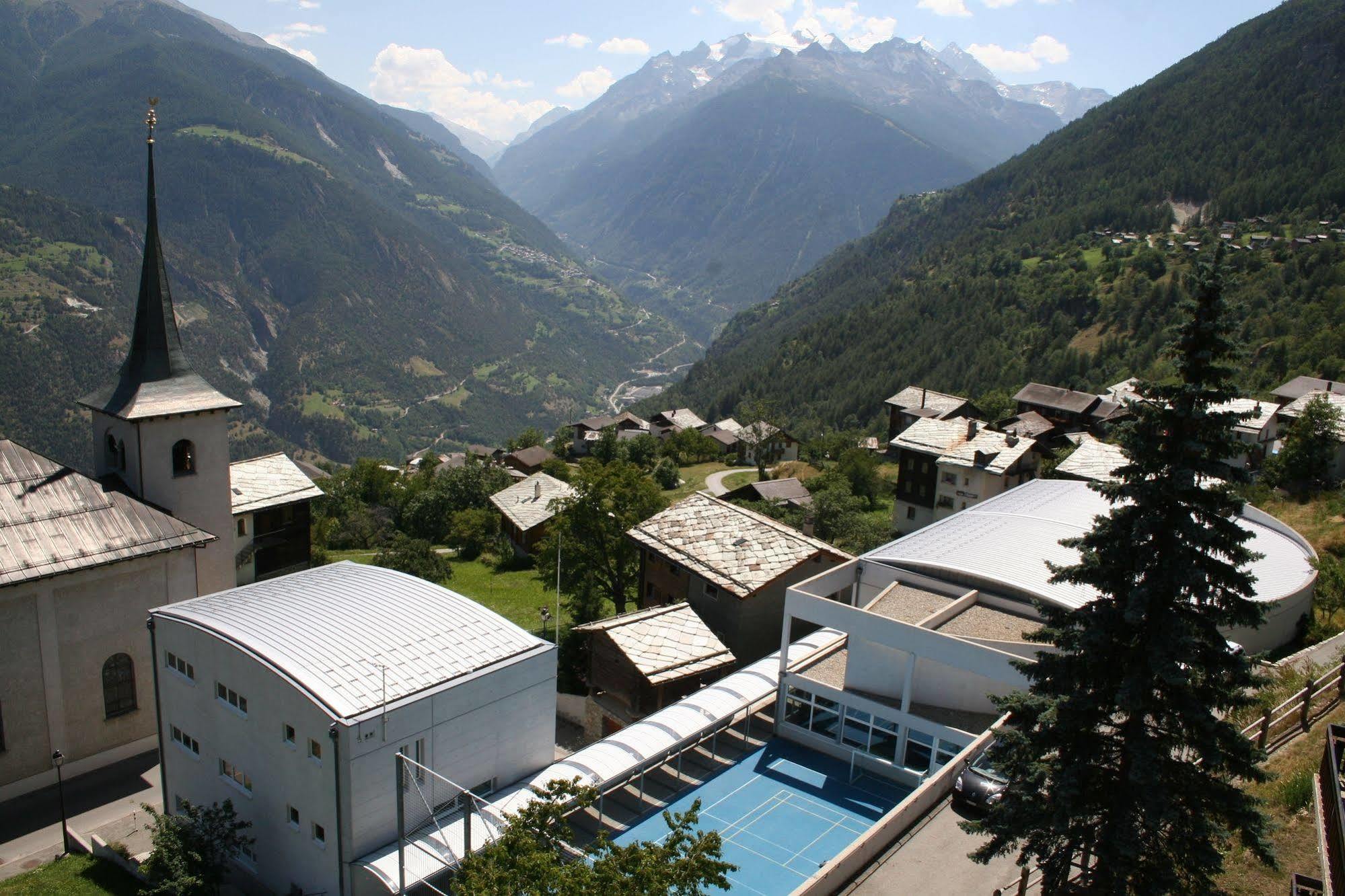 Hotel Alpenblick Zeneggen Exterior foto